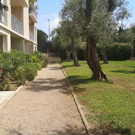 Appartement Studio Near Beaches With Free Parking By Weekome Antibes