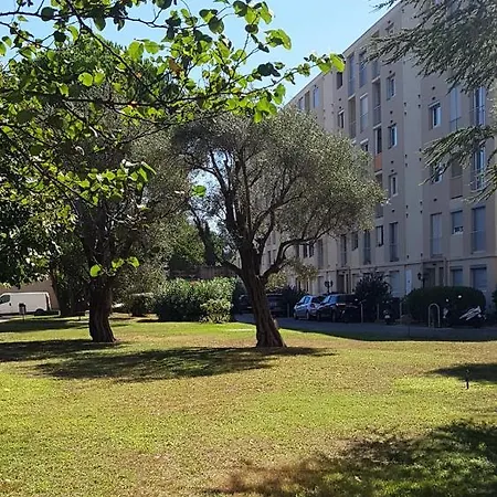 Studio Near Beaches With Free Parking By Weekome